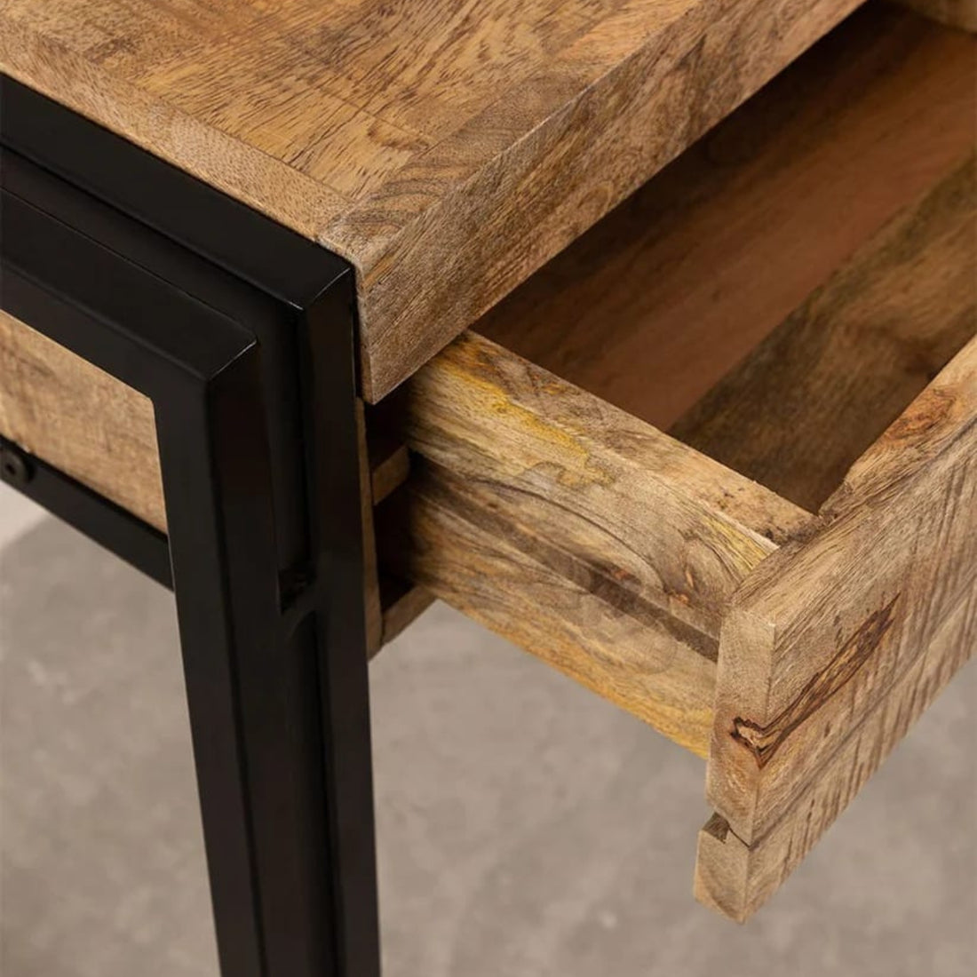 Rekhā Console Table
